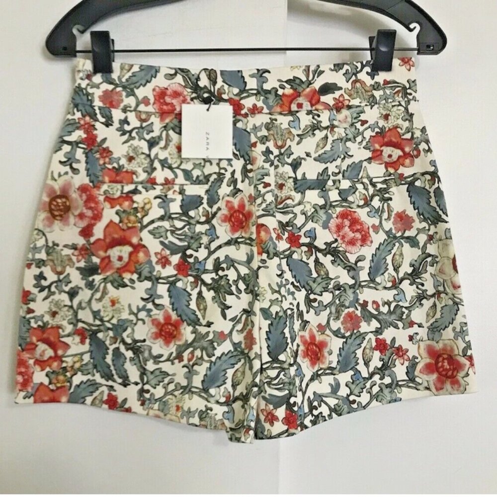 ZARA Floral Shorts NWT Size Small
